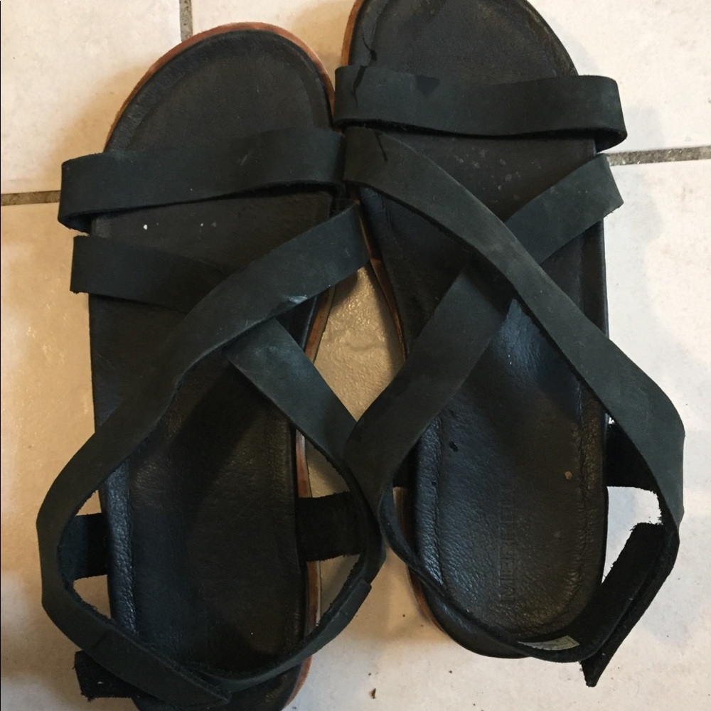 Merrill sandals